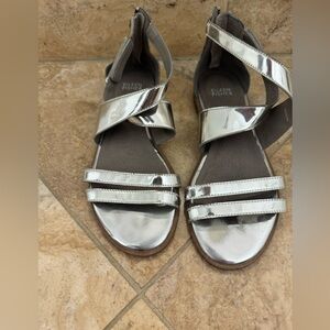 Eileen Fisher silver sandals sz 7